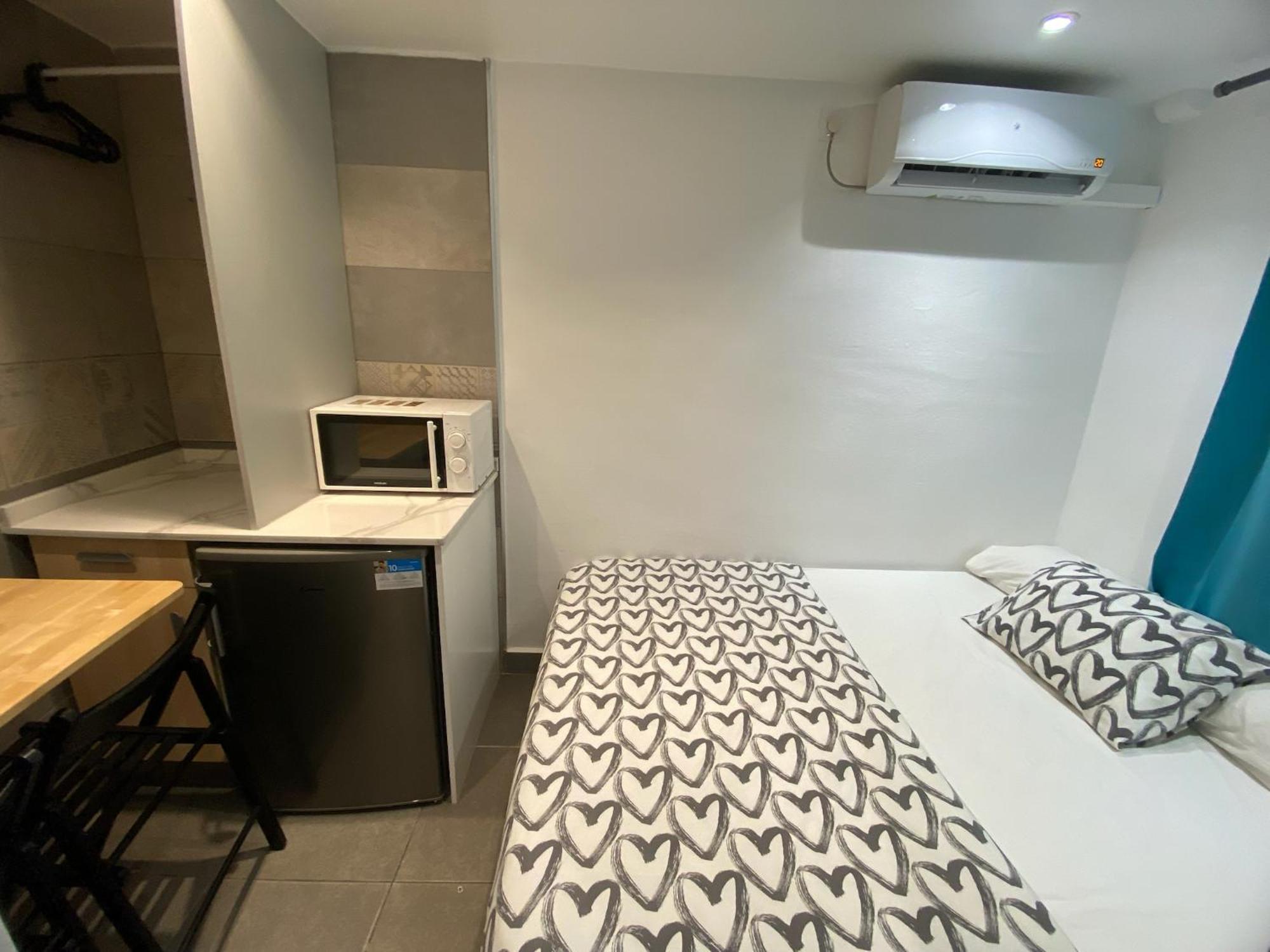 Suites Nuevas Con Bano Privado Frente Al Metro St Mwc Barcelona-Fira L’Hospitalet de Llobregat Zewnętrze zdjęcie
