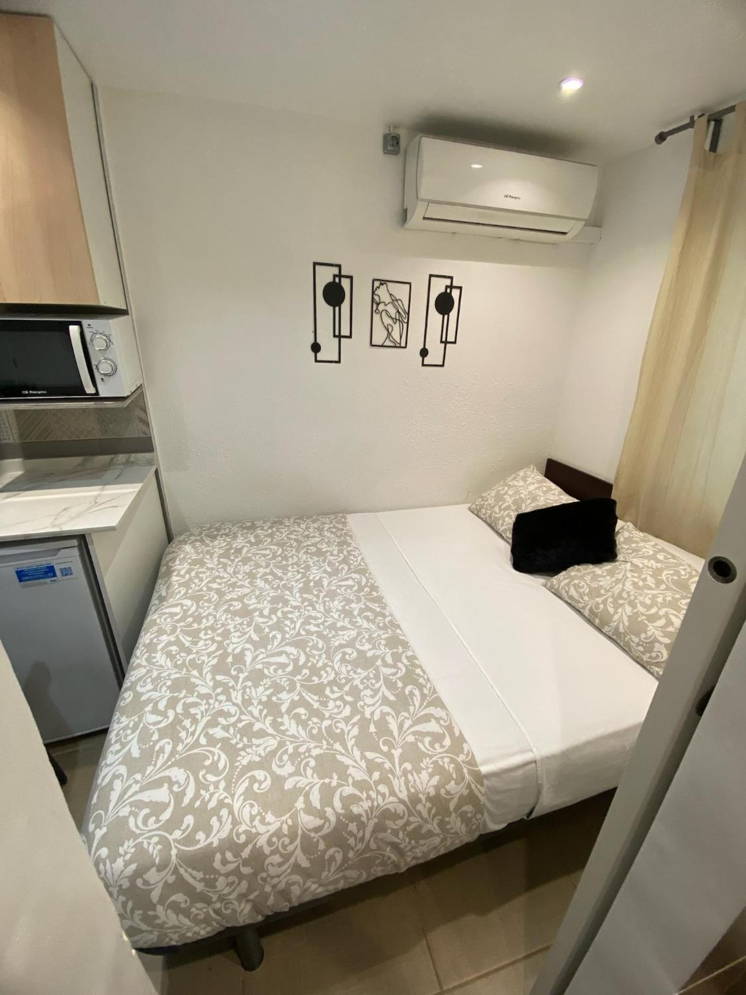 Suites Nuevas Con Bano Privado Frente Al Metro St Mwc Barcelona-Fira L’Hospitalet de Llobregat Zewnętrze zdjęcie