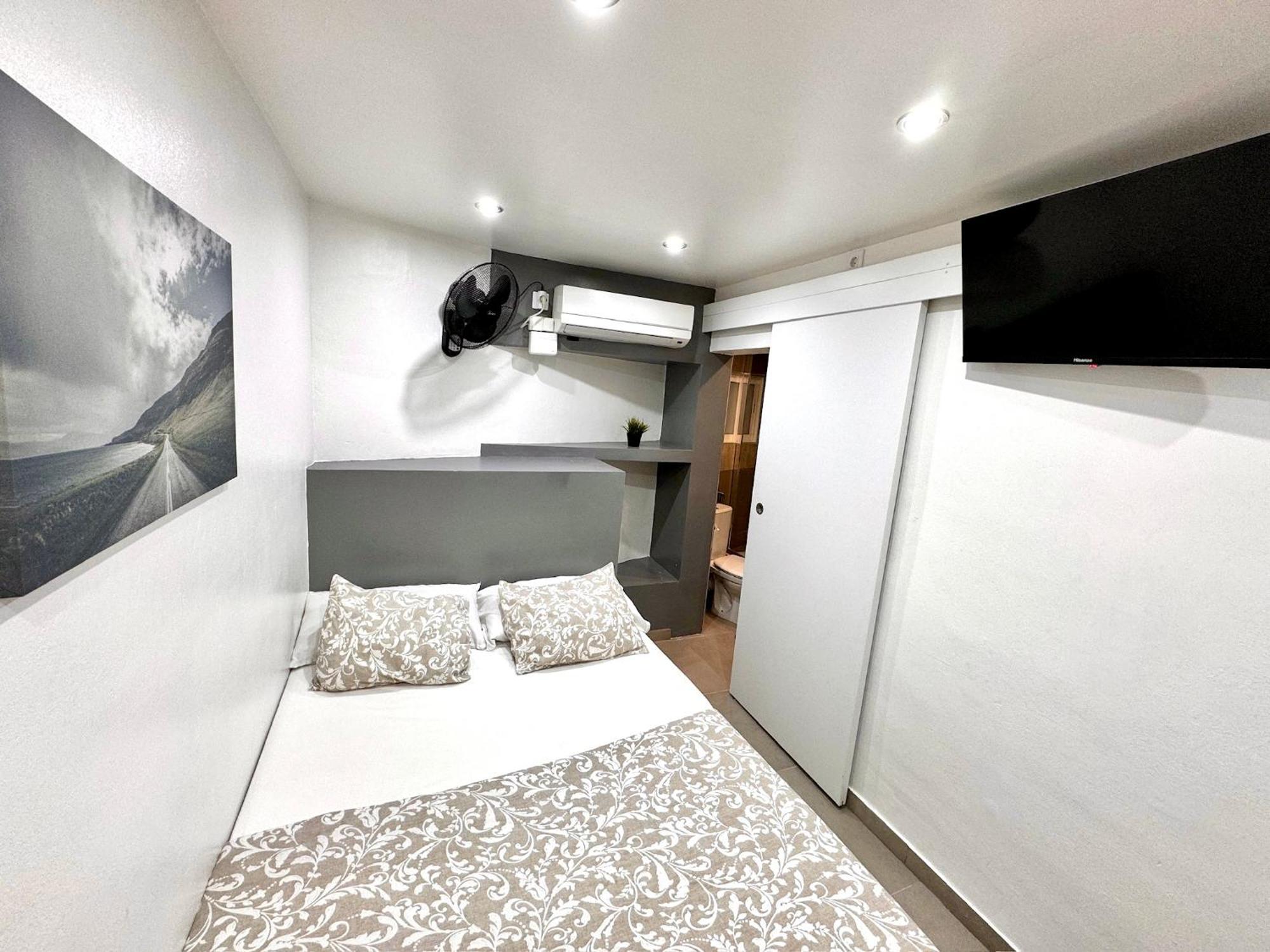Suites Nuevas Con Bano Privado Frente Al Metro St Mwc Barcelona-Fira L’Hospitalet de Llobregat Zewnętrze zdjęcie