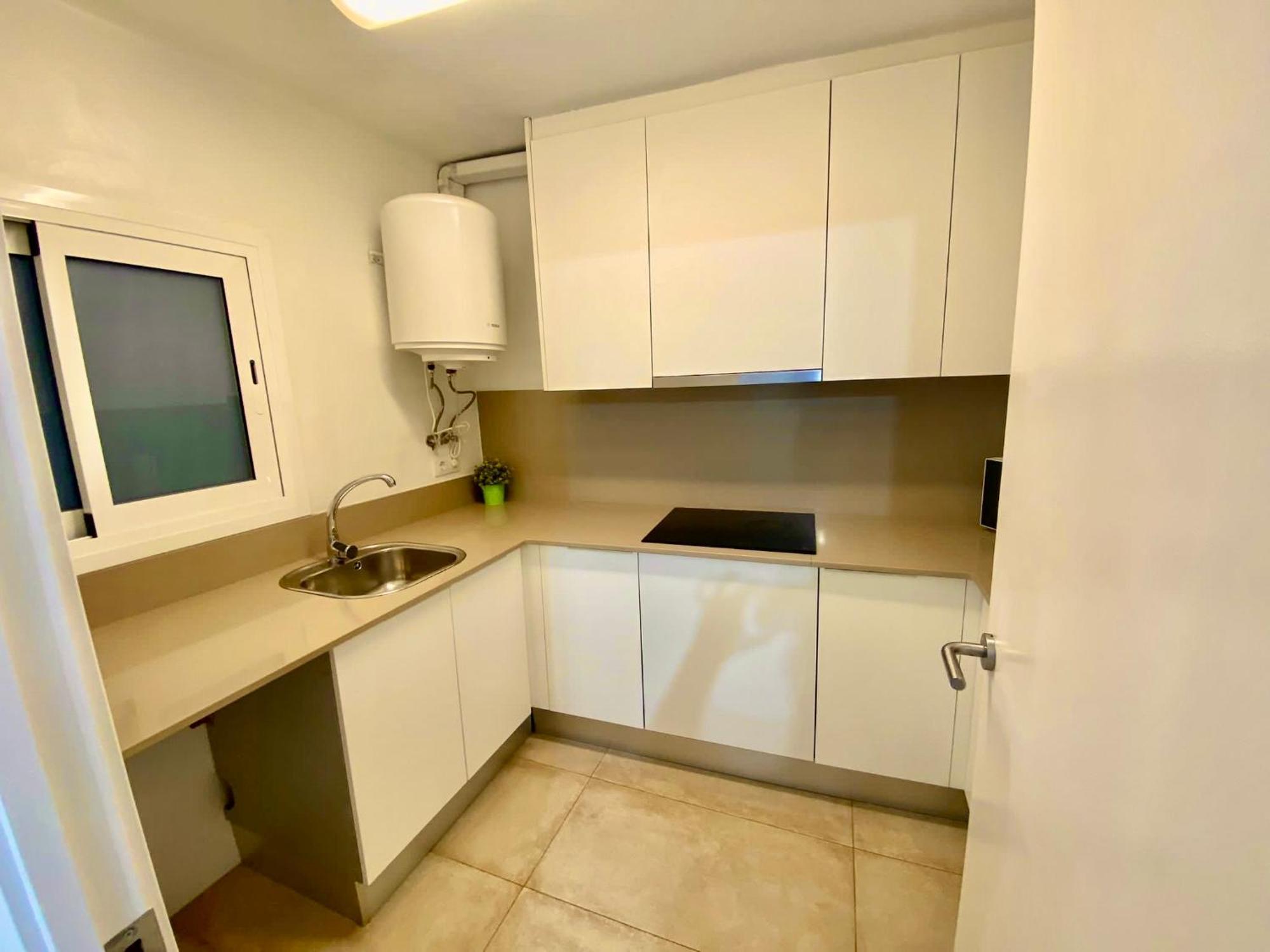 Suites Nuevas Con Bano Privado Frente Al Metro St Mwc Barcelona-Fira L’Hospitalet de Llobregat Zewnętrze zdjęcie