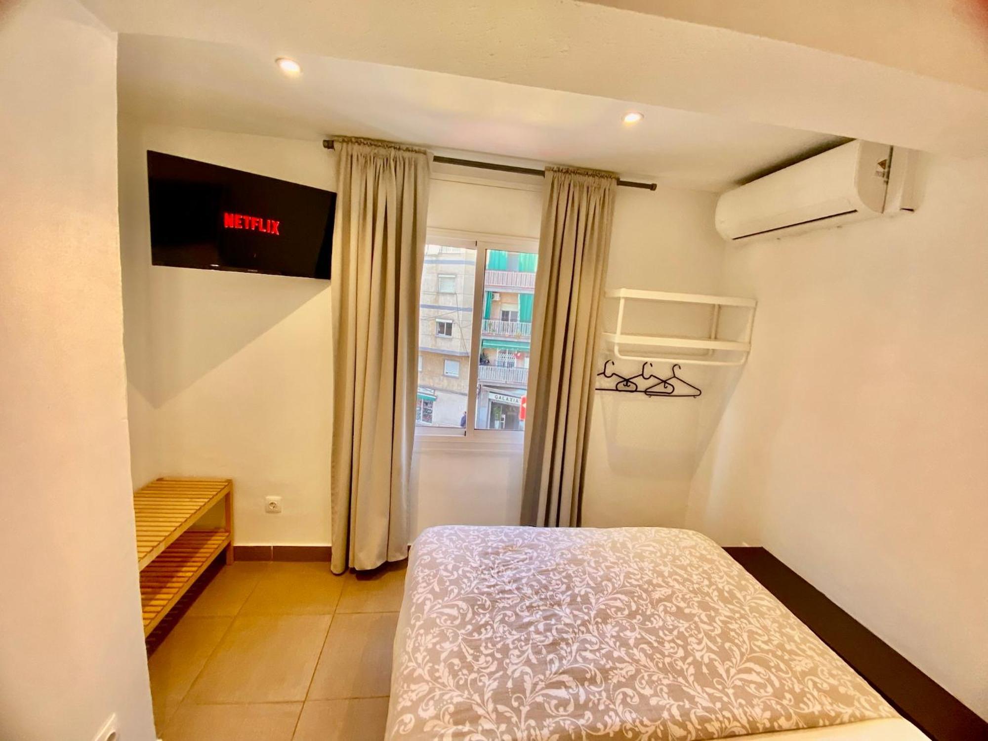 Suites Nuevas Con Bano Privado Frente Al Metro St Mwc Barcelona-Fira L’Hospitalet de Llobregat Zewnętrze zdjęcie