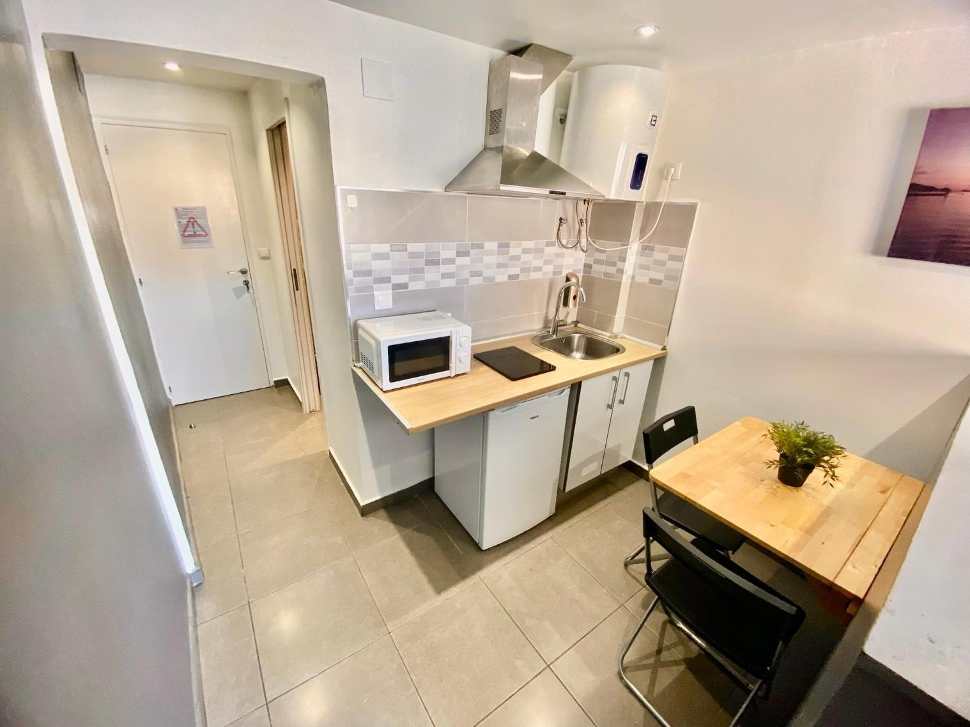 Suites Nuevas Con Bano Privado Frente Al Metro St Mwc Barcelona-Fira L’Hospitalet de Llobregat Zewnętrze zdjęcie