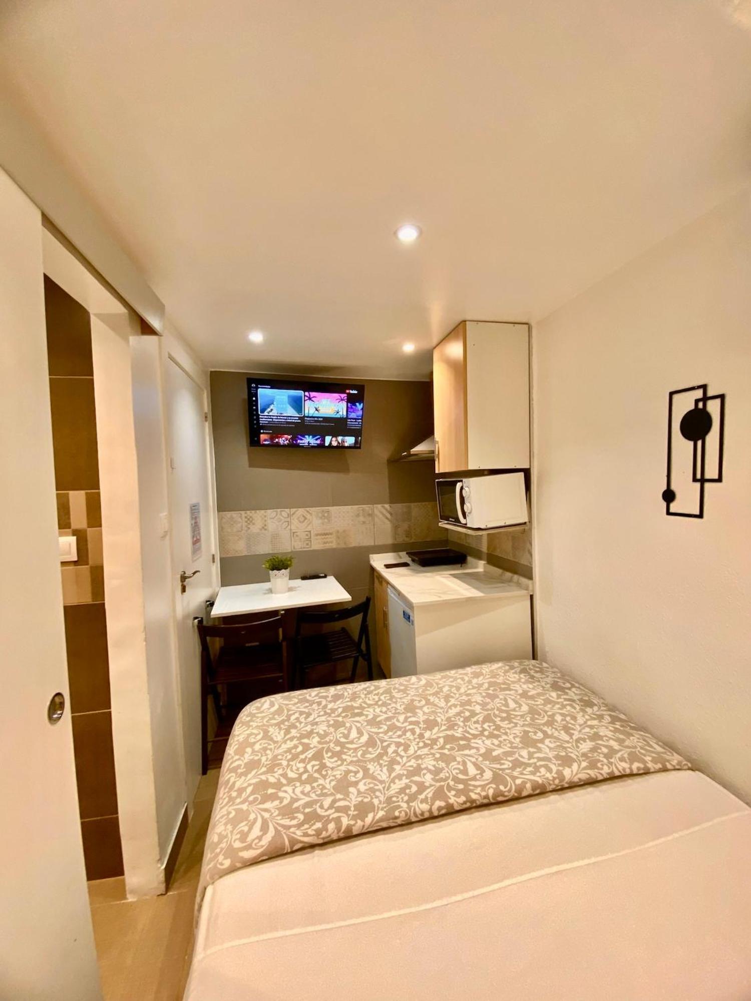 Suites Nuevas Con Bano Privado Frente Al Metro St Mwc Barcelona-Fira L’Hospitalet de Llobregat Zewnętrze zdjęcie