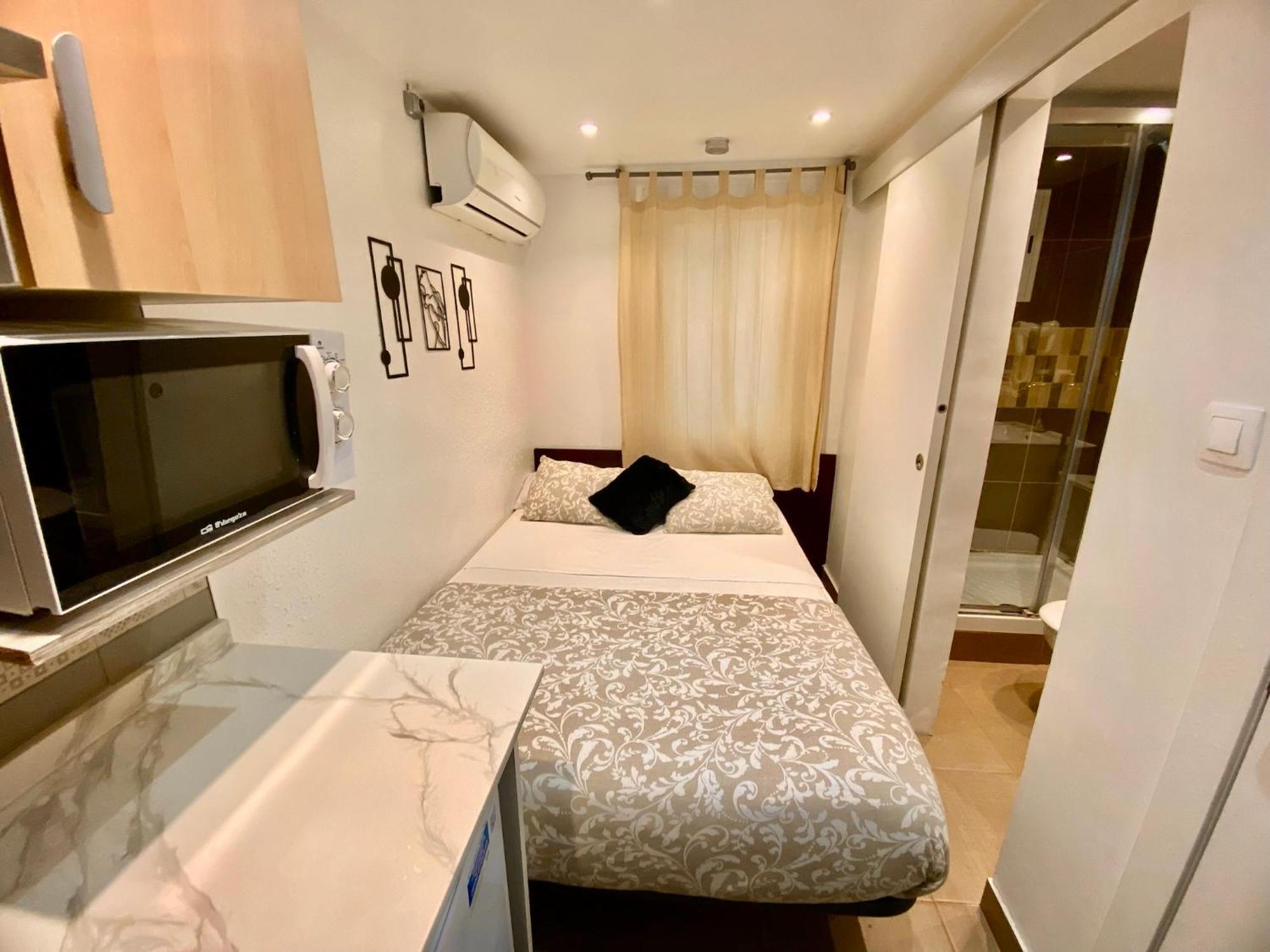 Suites Nuevas Con Bano Privado Frente Al Metro St Mwc Barcelona-Fira L’Hospitalet de Llobregat Zewnętrze zdjęcie
