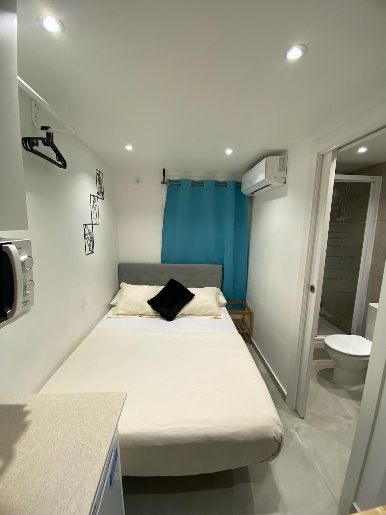 Suites Nuevas Con Bano Privado Frente Al Metro St Mwc Barcelona-Fira L’Hospitalet de Llobregat Zewnętrze zdjęcie