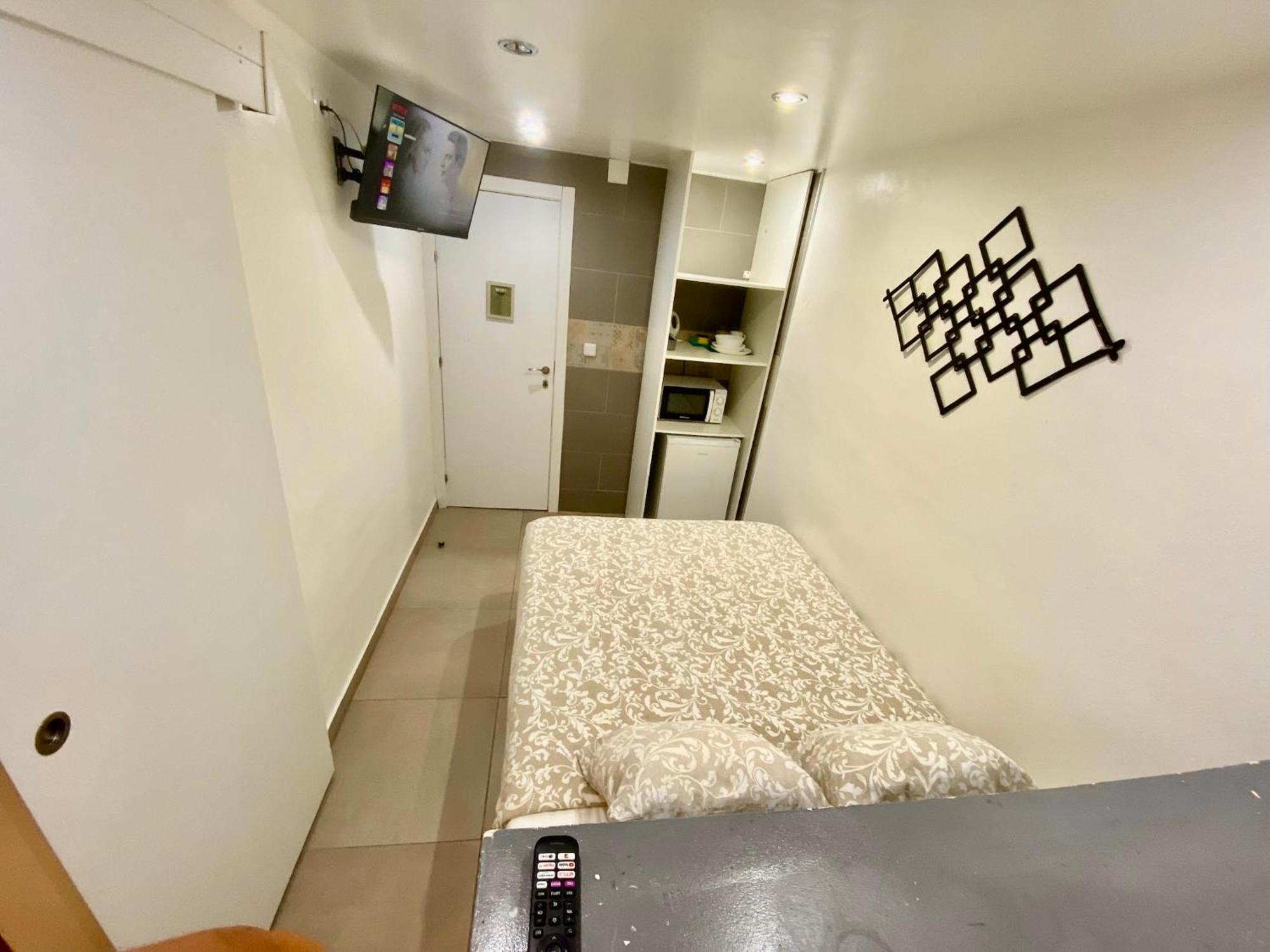 Suites Nuevas Con Bano Privado Frente Al Metro St Mwc Barcelona-Fira L’Hospitalet de Llobregat Zewnętrze zdjęcie