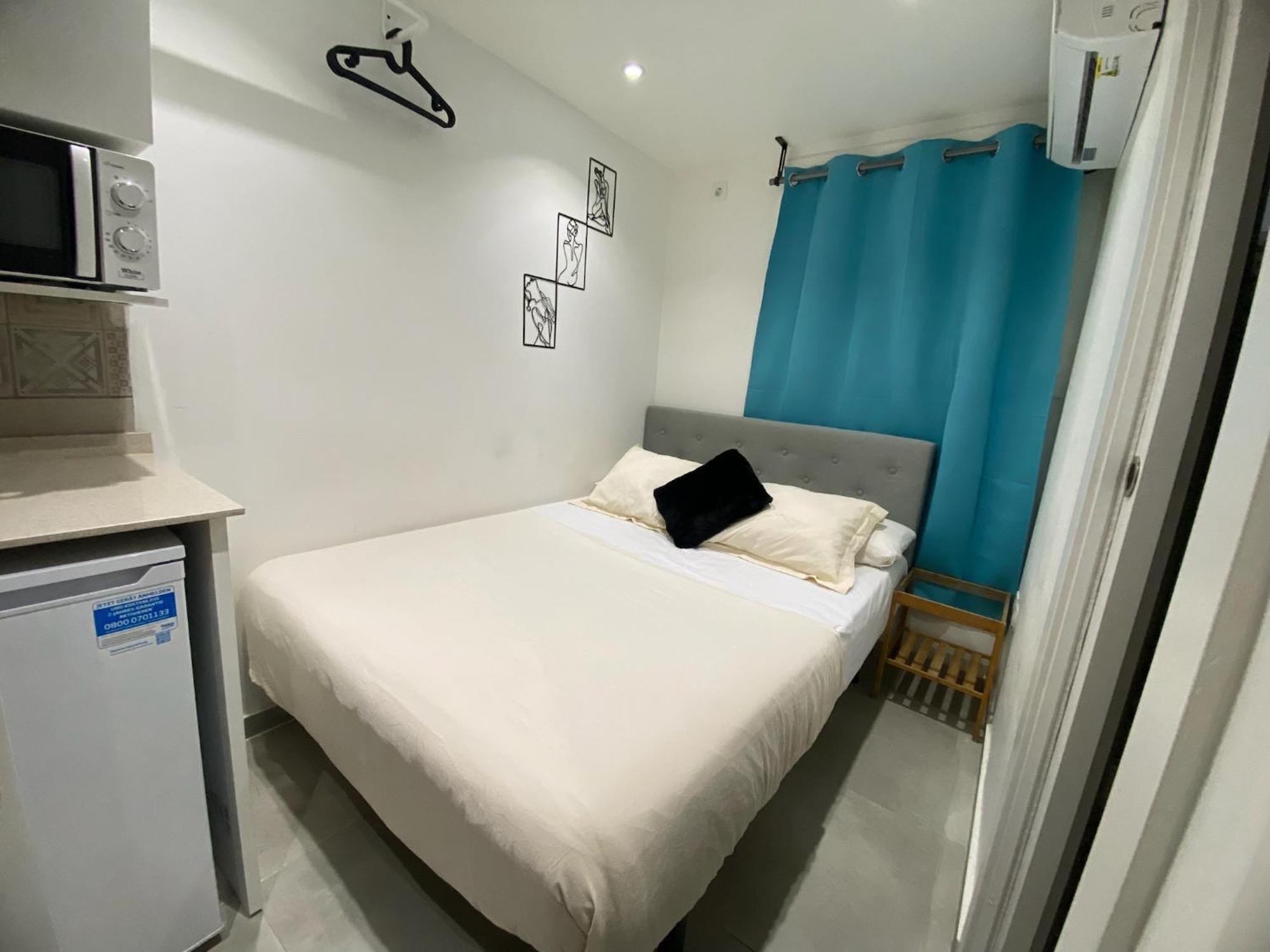 Suites Nuevas Con Bano Privado Frente Al Metro St Mwc Barcelona-Fira L’Hospitalet de Llobregat Zewnętrze zdjęcie