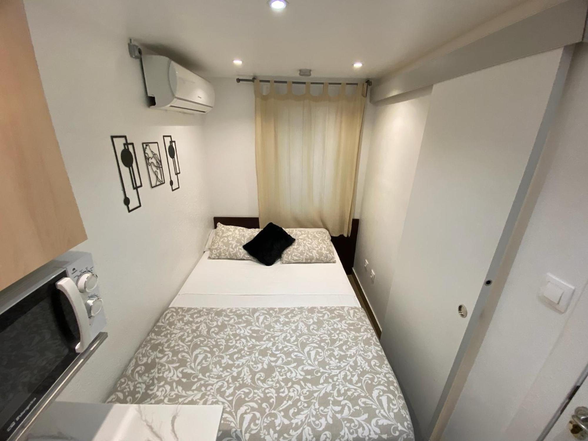 Suites Nuevas Con Bano Privado Frente Al Metro St Mwc Barcelona-Fira L’Hospitalet de Llobregat Zewnętrze zdjęcie