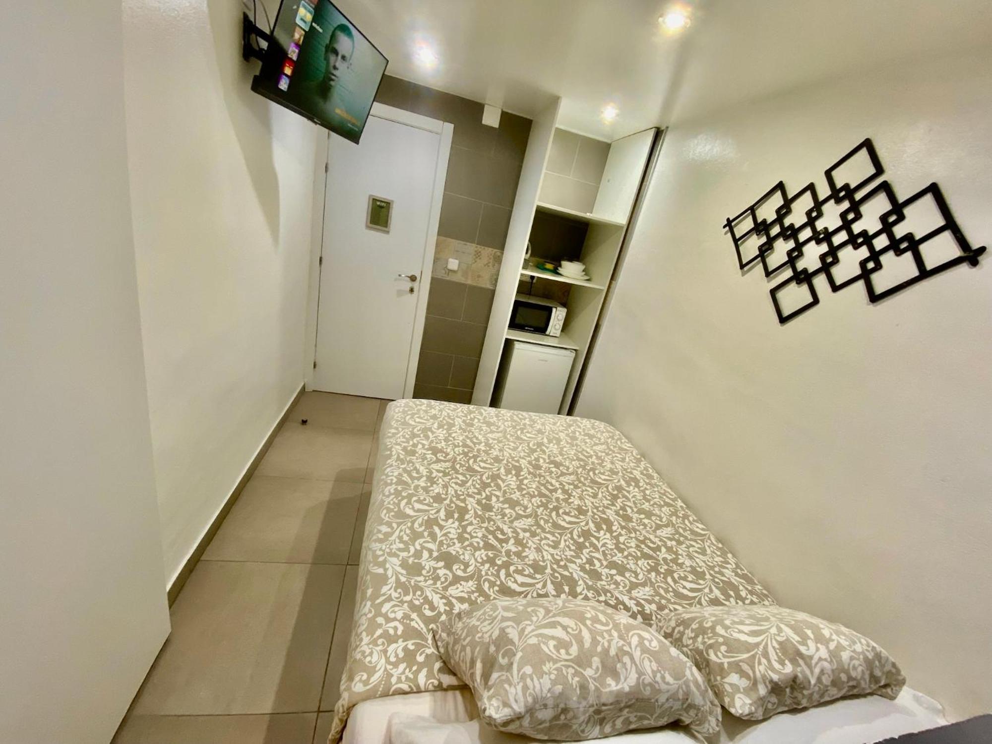 Suites Nuevas Con Bano Privado Frente Al Metro St Mwc Barcelona-Fira L’Hospitalet de Llobregat Zewnętrze zdjęcie